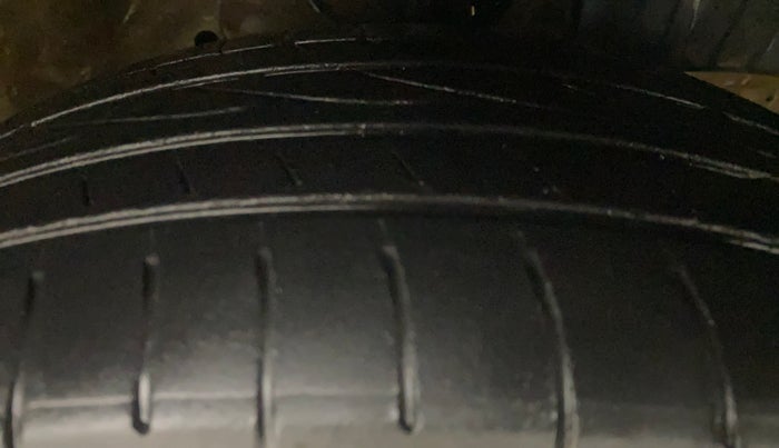 2014 Honda City 1.5L I-DTEC SV, Diesel, Manual, 1,25,757 km, Right Front Tyre Tread