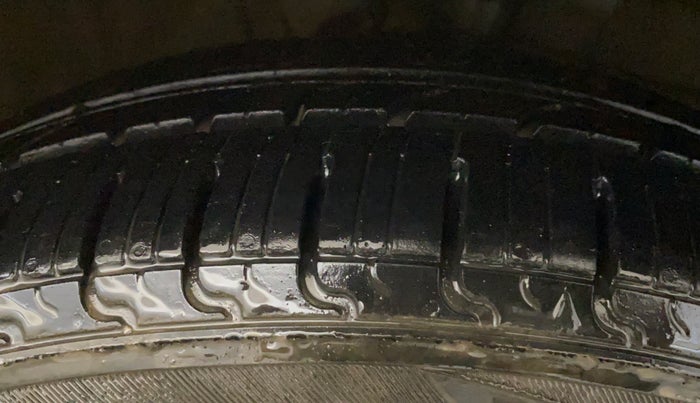 2022 Hyundai GRAND I10 NIOS SPORTZ 1.2 KAPPA VTVT CNG, CNG, Manual, 51,298 km, Right Front Tyre Tread