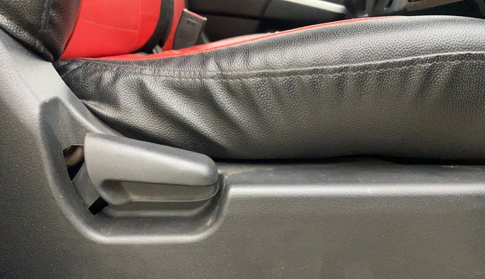 2015 Maruti Wagon R 1.0 VXI, Petrol, Manual, 36,091 km, Driver Side Adjustment Panel