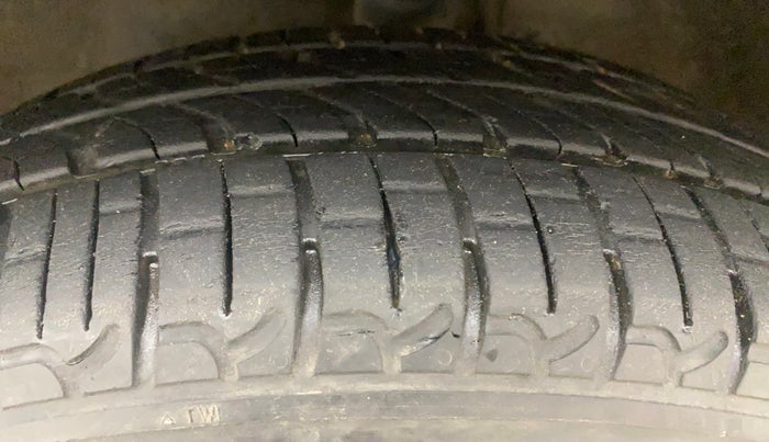 2015 Maruti Wagon R 1.0 VXI, Petrol, Manual, 36,091 km, Left Front Tyre Tread