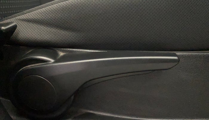 2018 Tata Tiago XZ PETROL, Petrol, Manual, 50,359 km, Driver Side Adjustment Panel