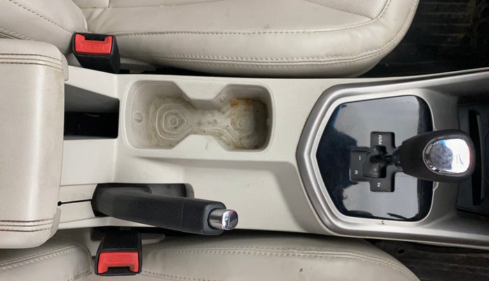 2022 Mahindra XUV300 W8 (O) 1.2 PETROL AMT DUAL TONE, Petrol, Automatic, 29,845 km, Gear Lever