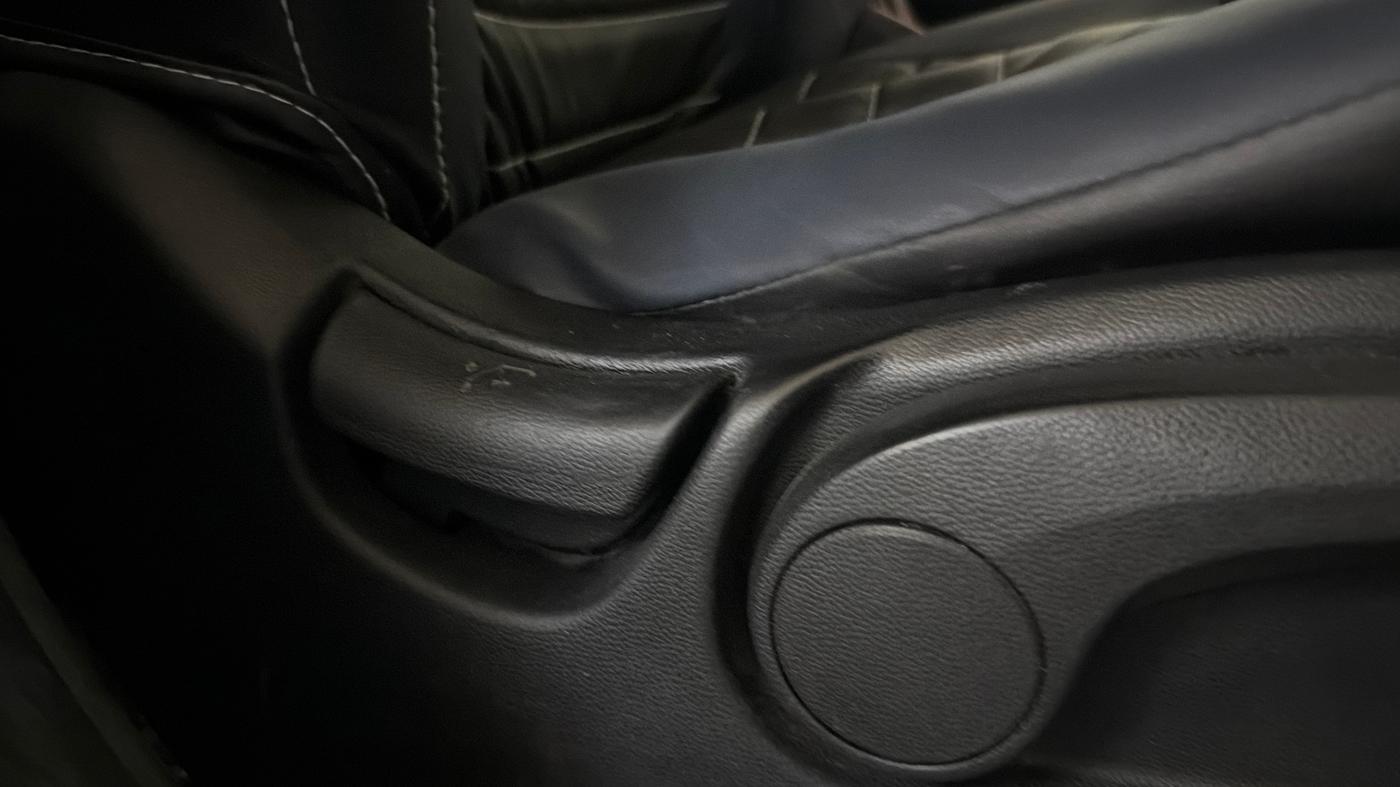 2019 Hyundai Creta SX 1.6 PETROL, Petrol, Manual, 1,18,767 km, Driver Side Adjustment Panel