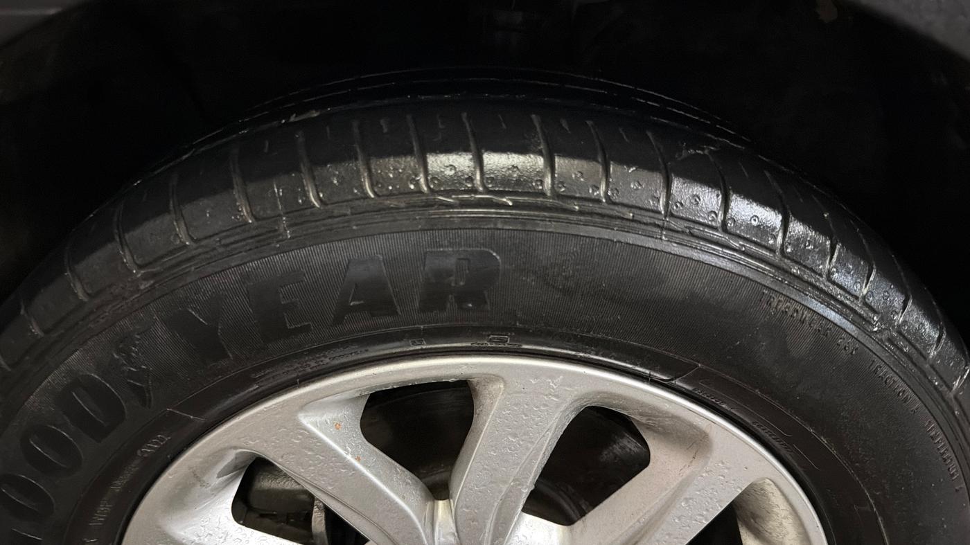2019 Hyundai Creta SX 1.6 PETROL, Petrol, Manual, 1,18,767 km, Left Front Tyre Tread