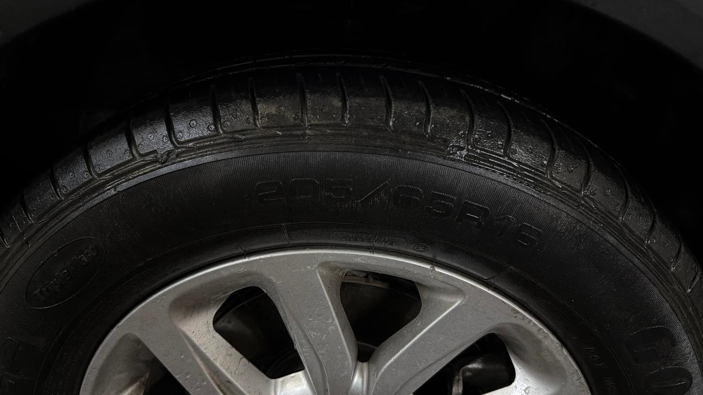 2019 Hyundai Creta SX 1.6 PETROL, Petrol, Manual, 1,18,767 km, Right Front Tyre Tread