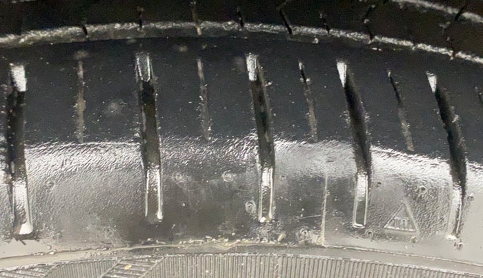 2022 Maruti Baleno ALPHA PETROL 1.2, Petrol, Manual, 30,807 km, Left Front Tyre Tread