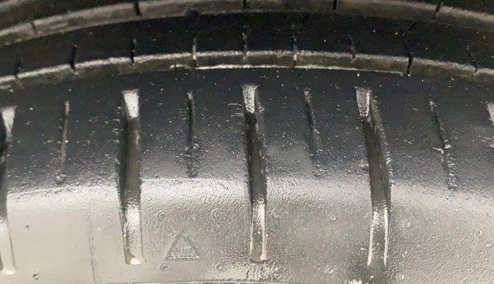 2022 Maruti Baleno ALPHA PETROL 1.2, Petrol, Manual, 30,807 km, Right Front Tyre Tread