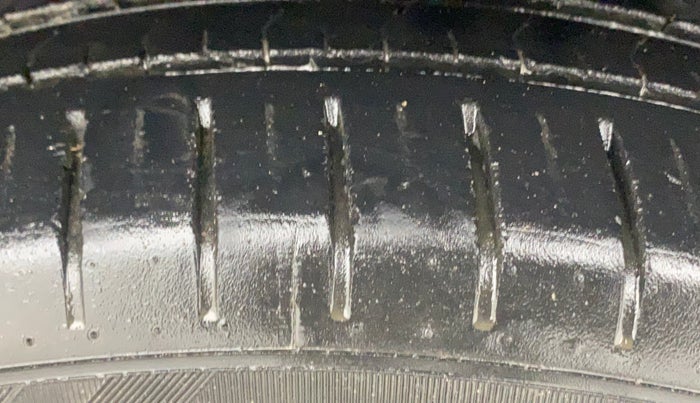 2022 Maruti Baleno ALPHA PETROL 1.2, Petrol, Manual, 30,807 km, Left Rear Tyre Tread