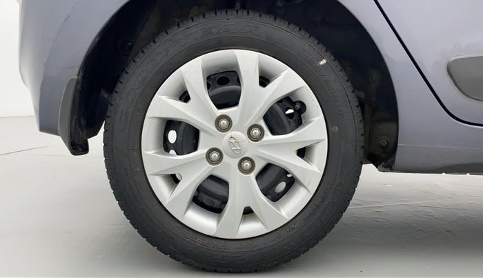 2016 Hyundai Grand i10 SPORTZ 1.2 KAPPA VTVT, Petrol, Manual, 63,132 km, Right Rear Wheel