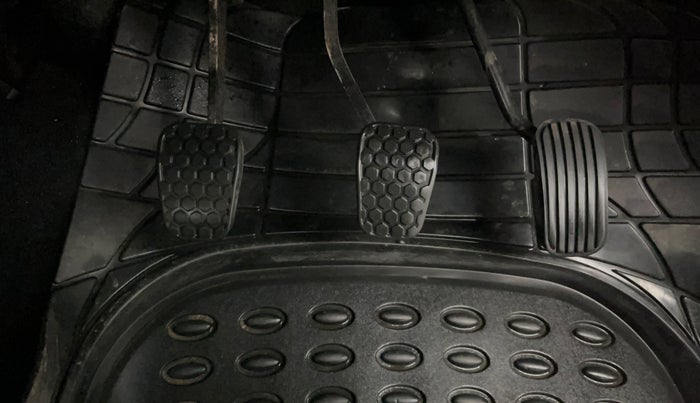 2020 Tata Tiago XE PETROL, CNG, Manual, 26,025 km, Pedals