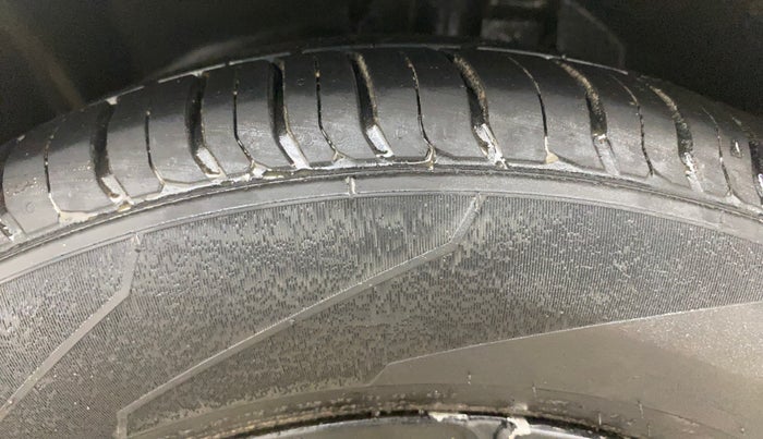 2015 Ford Ecosport TITANIUM 1.5L DIESEL, Diesel, Manual, 94,762 km, Left Front Tyre Tread