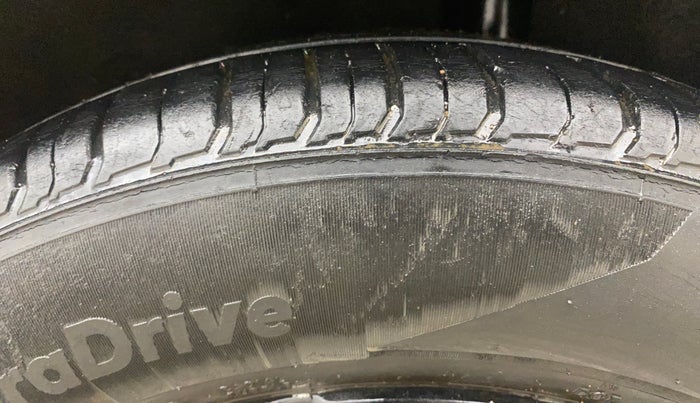 2015 Ford Ecosport TITANIUM 1.5L DIESEL, Diesel, Manual, 94,762 km, Left Rear Tyre Tread