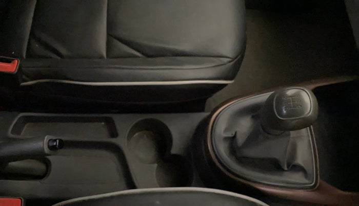 2020 Hyundai AURA S 1.2 CNG, CNG, Manual, 94,746 km, Gear Lever