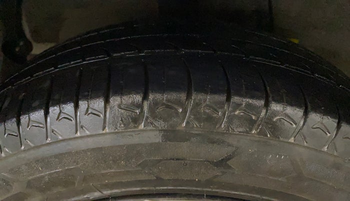 2020 Hyundai AURA S 1.2 CNG, CNG, Manual, 94,746 km, Right Rear Tyre Tread