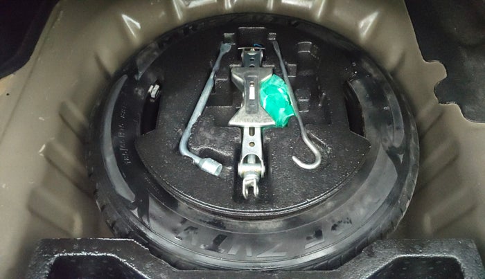 2017 Maruti Ciaz ALPHA 1.4 PETROL, Petrol, Manual, 90,075 km, Spare Tyre