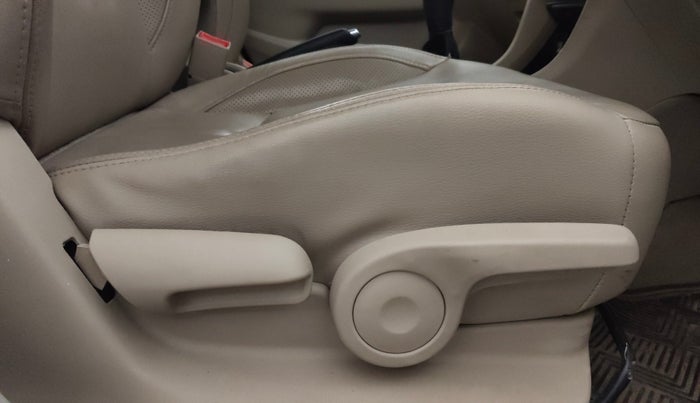 2017 Maruti Ciaz ALPHA 1.4 PETROL, Petrol, Manual, 90,075 km, Driver Side Adjustment Panel