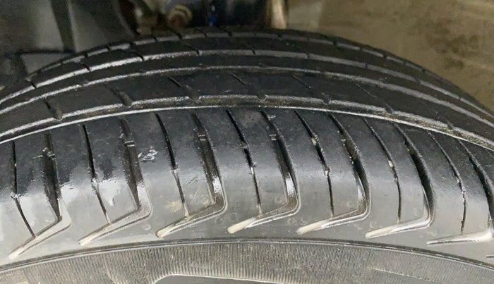 2020 Maruti New Wagon-R LXI CNG 1.0 L, CNG, Manual, 28,195 km, Left Front Tyre Tread
