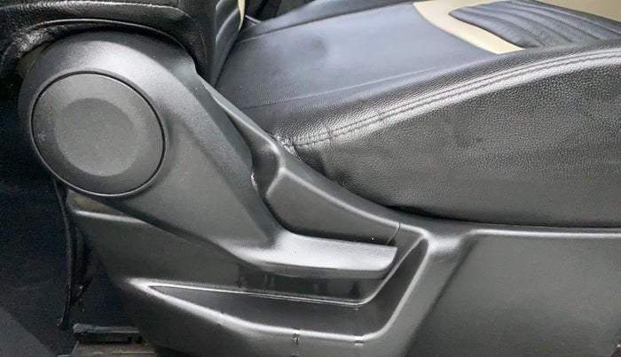 2020 Maruti New Wagon-R LXI CNG 1.0 L, CNG, Manual, 28,195 km, Driver Side Adjustment Panel