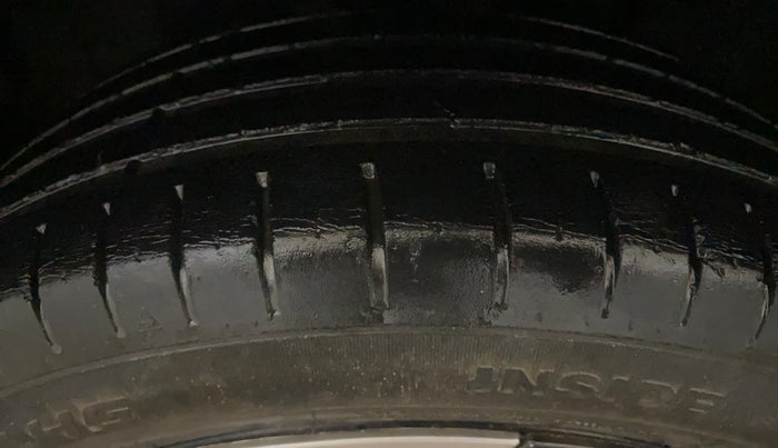 2021 Nissan MAGNITE XL, Petrol, Manual, 19,274 km, Left Front Tyre Tread