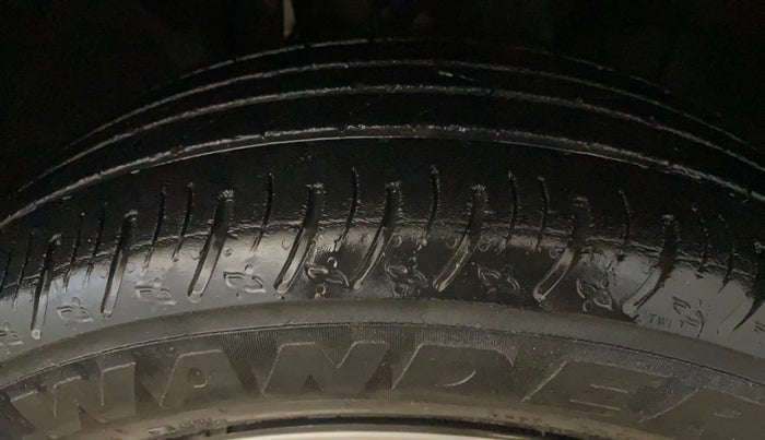 2021 Nissan MAGNITE XL, Petrol, Manual, 19,274 km, Right Front Tyre Tread