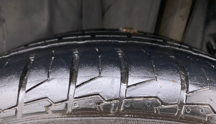 2020 Maruti S Cross ALPHA AT1.5, Petrol, Automatic, 31,557 km, Left Rear Tyre Tread