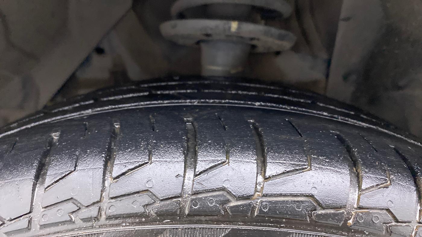 2020 Maruti S Cross ALPHA AT1.5, Petrol, Automatic, 31,557 km, Left Front Tyre Tread