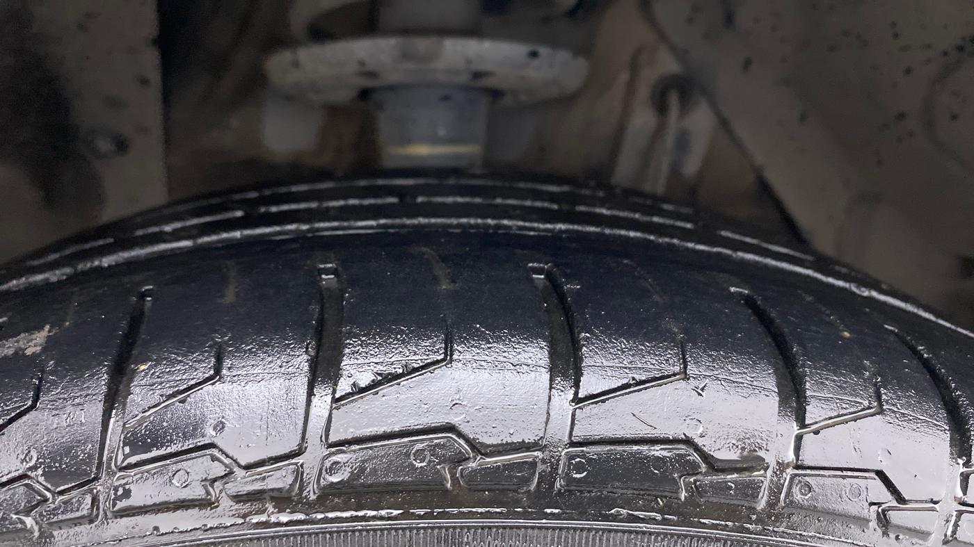 2020 Maruti S Cross ALPHA AT1.5, Petrol, Automatic, 31,557 km, Right Front Tyre Tread