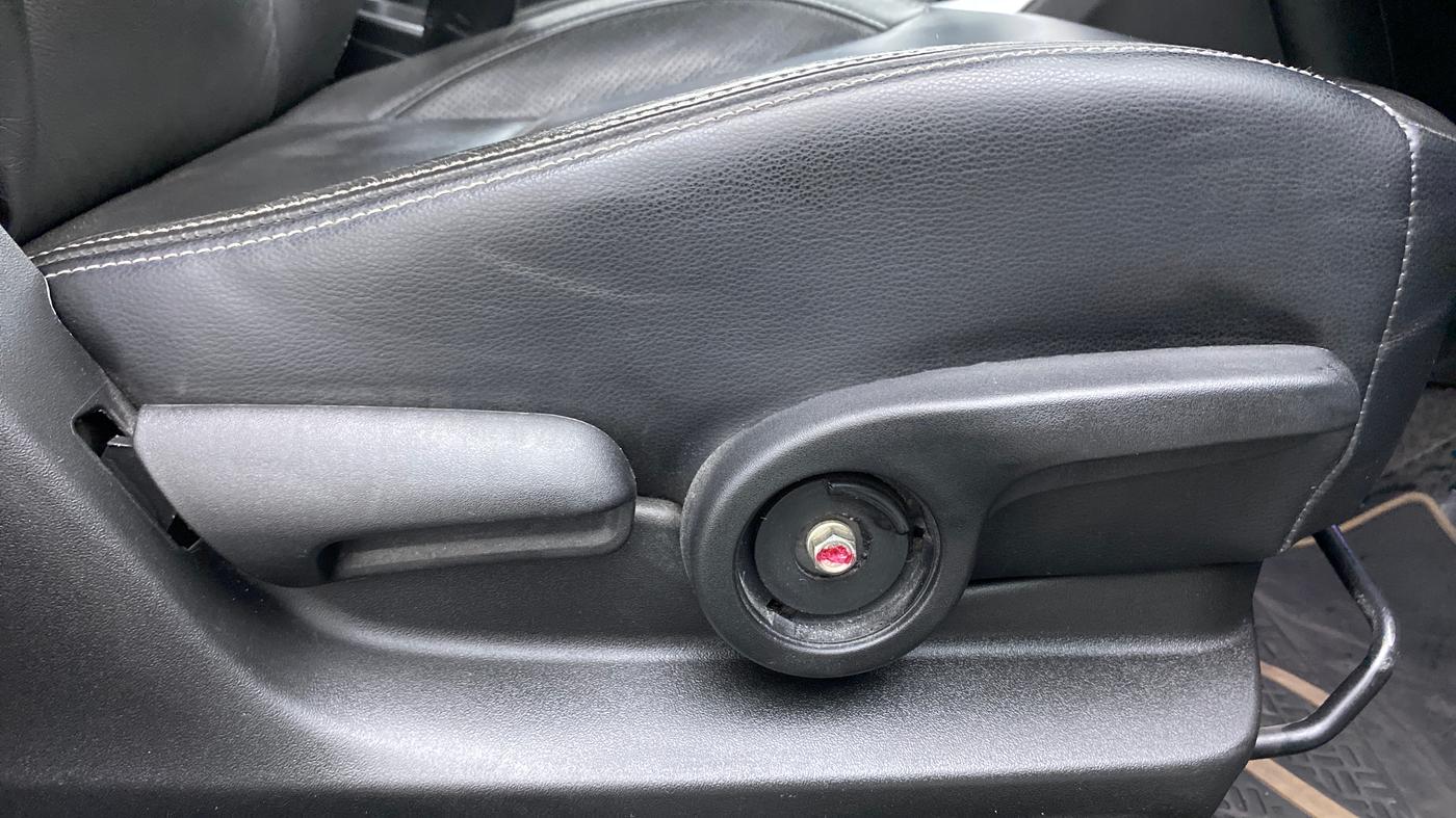 2020 Maruti S Cross ALPHA AT1.5, Petrol, Automatic, 31,557 km, Driver Side Adjustment Panel