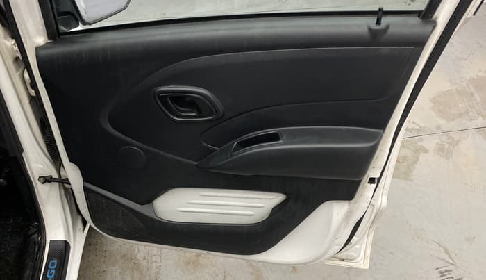 2017 Datsun Redi Go T(O) 1.0, Petrol, Manual, 67,900 km, Driver Side Door Panels Control