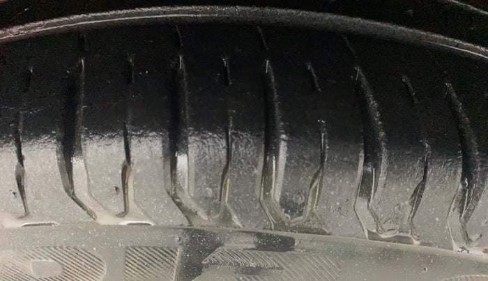 2018 Maruti Dzire ZXI PLUS AMT, Petrol, Automatic, 38,259 km, Right Front Tyre Tread