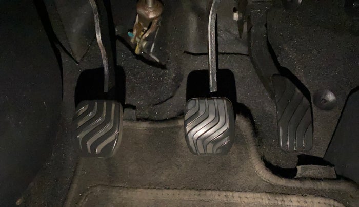 2022 Nissan MAGNITE XV RED EDITION, Petrol, Manual, 36,561 km, Pedals