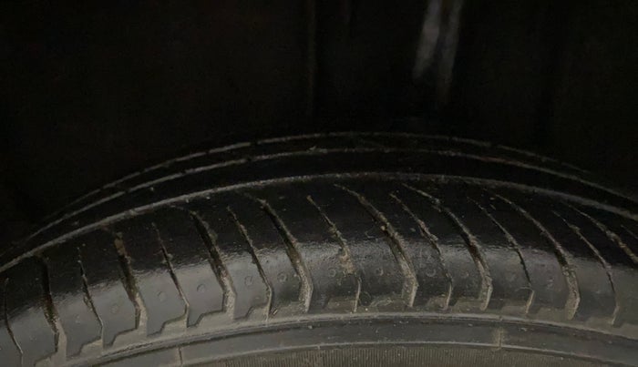 2022 Nissan MAGNITE XV RED EDITION, Petrol, Manual, 36,561 km, Left Rear Tyre Tread