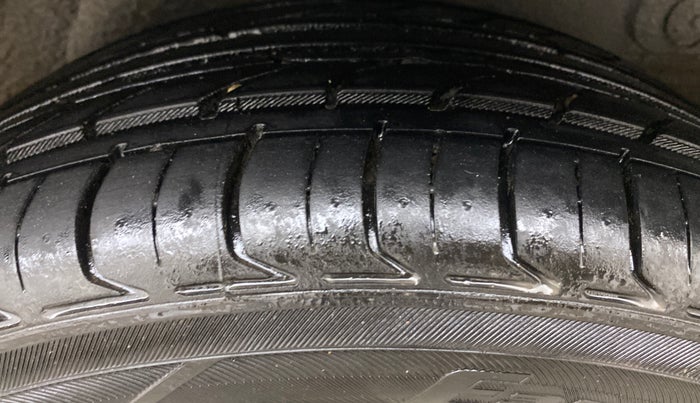 2014 Hyundai Verna FLUIDIC 1.6 VTVT SX, Petrol, Manual, 46,057 km, Left Rear Tyre Tread