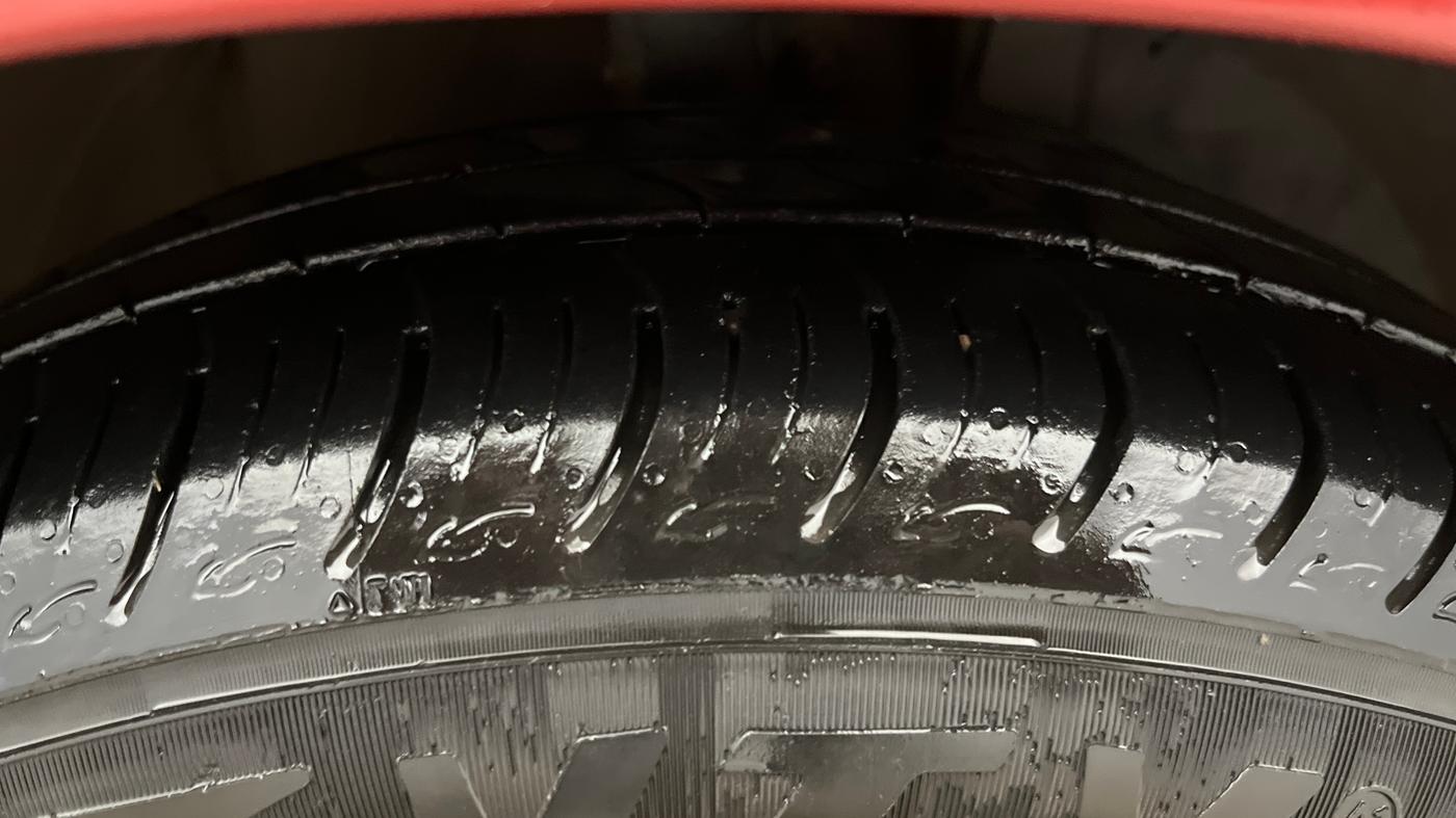 2019 Maruti Baleno DELTA PETROL 1.2, CNG, Manual, 87,668 km, Right Front Tyre Tread
