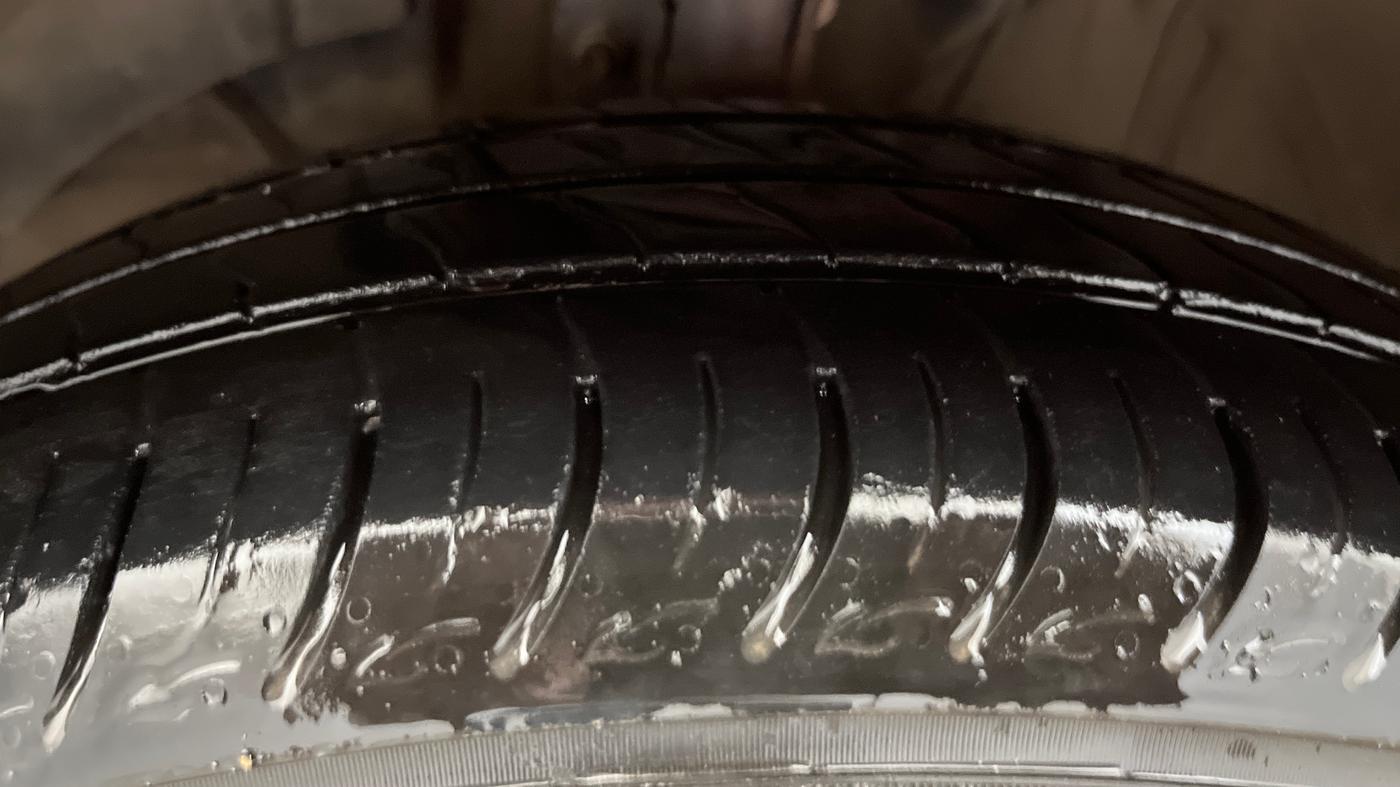 2019 Maruti Baleno DELTA PETROL 1.2, CNG, Manual, 87,668 km, Left Front Tyre Tread