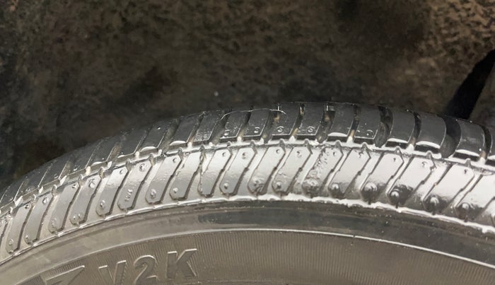 2017 Maruti Baleno DELTA PETROL 1.2, Petrol, Manual, 38,588 km, Left Rear Tyre Tread