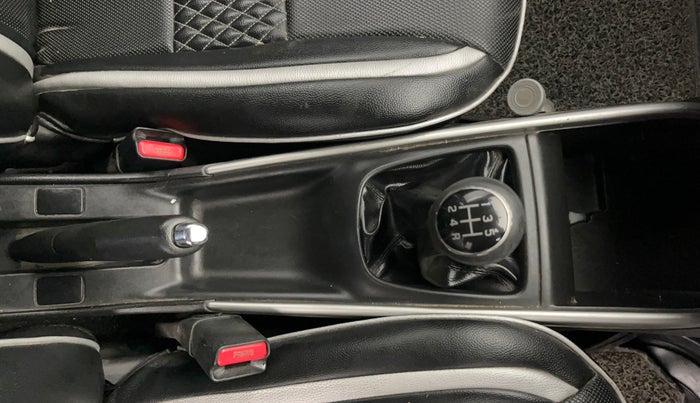 2017 Maruti Baleno DELTA PETROL 1.2, Petrol, Manual, 38,588 km, Gear Lever