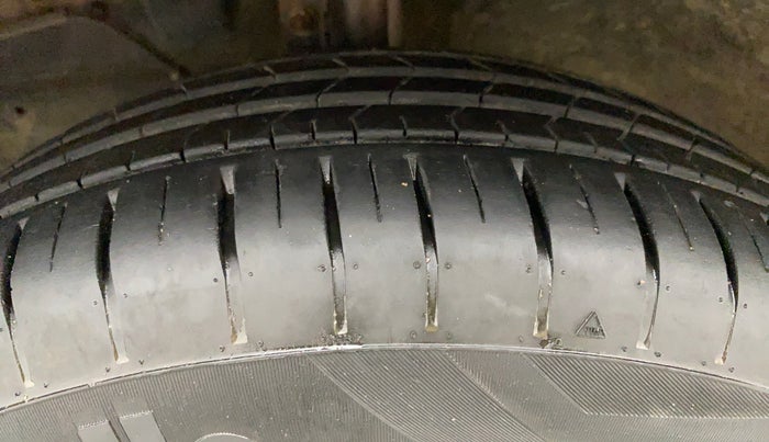 2016 Maruti Baleno DELTA PETROL 1.2, Petrol, Manual, 72,472 km, Left Front Tyre Tread