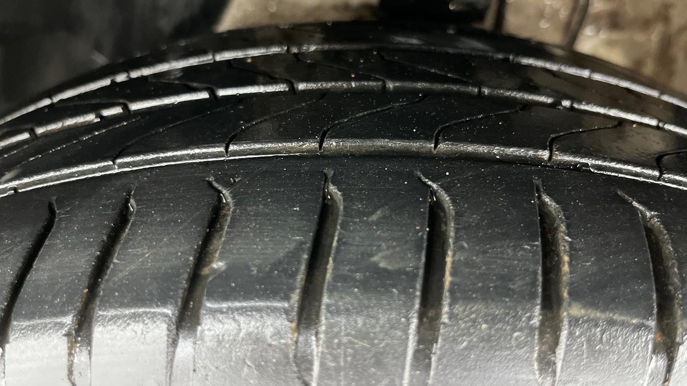 2022 MG ASTOR SHARP 1.5 CVT, Petrol, Automatic, 44,237 km, Left Front Tyre Tread
