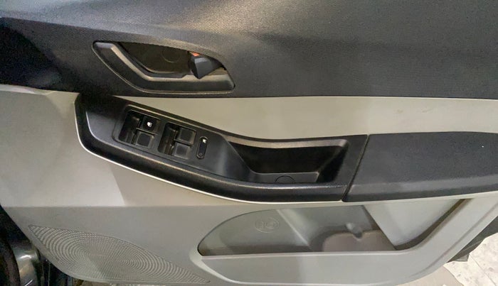 2021 Tata Tiago XT PETROL, Petrol, Manual, 41,988 km, Driver Side Door Panels Control