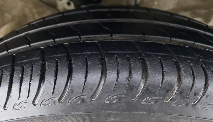 2021 Maruti S PRESSO VXI, Petrol, Manual, 15,443 km, Right Front Tyre Tread