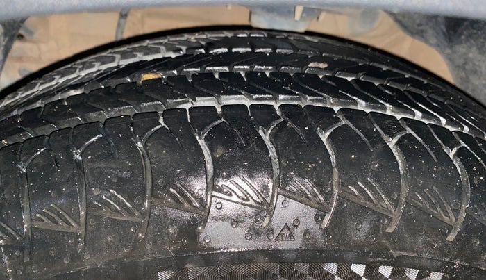 2019 Mahindra XUV300 W8 (O) 1.5 DIESEL, Diesel, Manual, 57,422 km, Left Front Tyre Tread