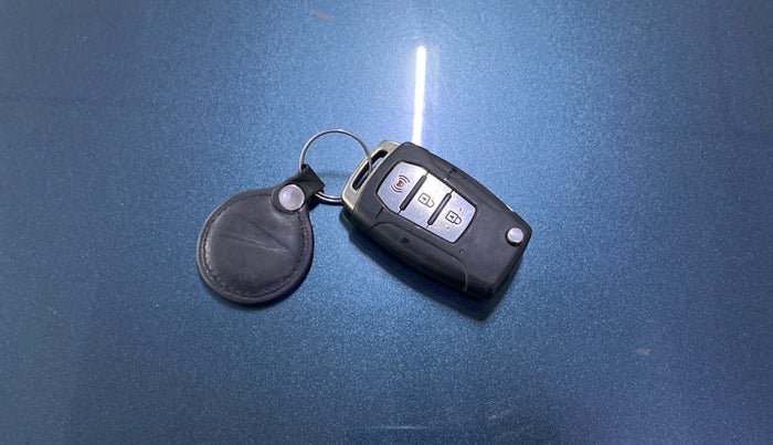 2019 Mahindra XUV300 W8 (O) 1.5 DIESEL, Diesel, Manual, 57,422 km, Key Close Up