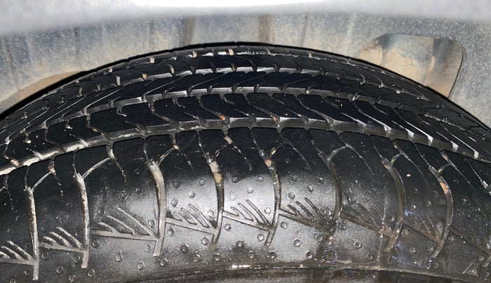 2019 Mahindra XUV300 W8 (O) 1.5 DIESEL, Diesel, Manual, 57,422 km, Right Rear Tyre Tread