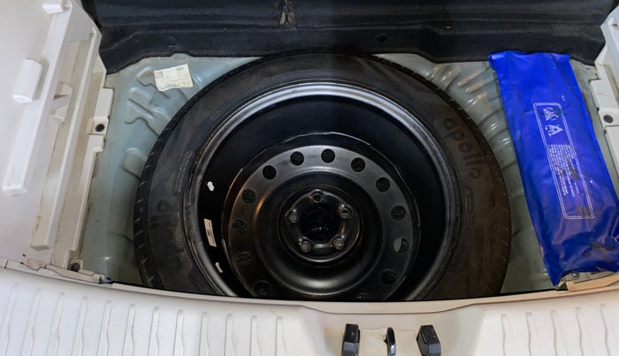 2019 Mahindra XUV300 W8 (O) 1.5 DIESEL, Diesel, Manual, 57,422 km, Spare Tyre