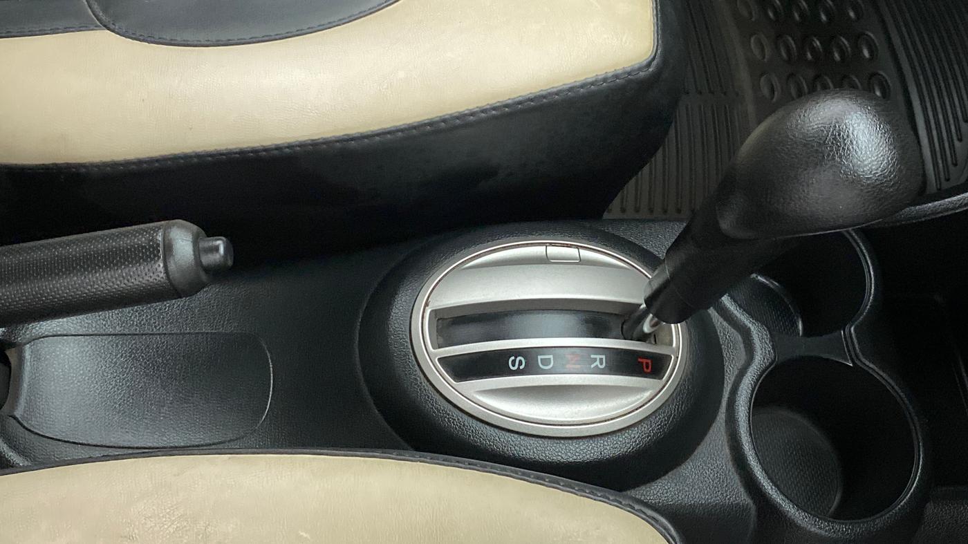 2017 Honda BR-V 1.5L I-VTEC V CVT, Petrol, Automatic, 27,628 km, Gear Lever
