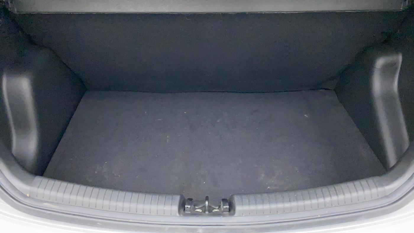 2018 Hyundai Grand i10 MAGNA 1.2 KAPPA VTVT, Petrol, Manual, 11,700 km, Boot Inside