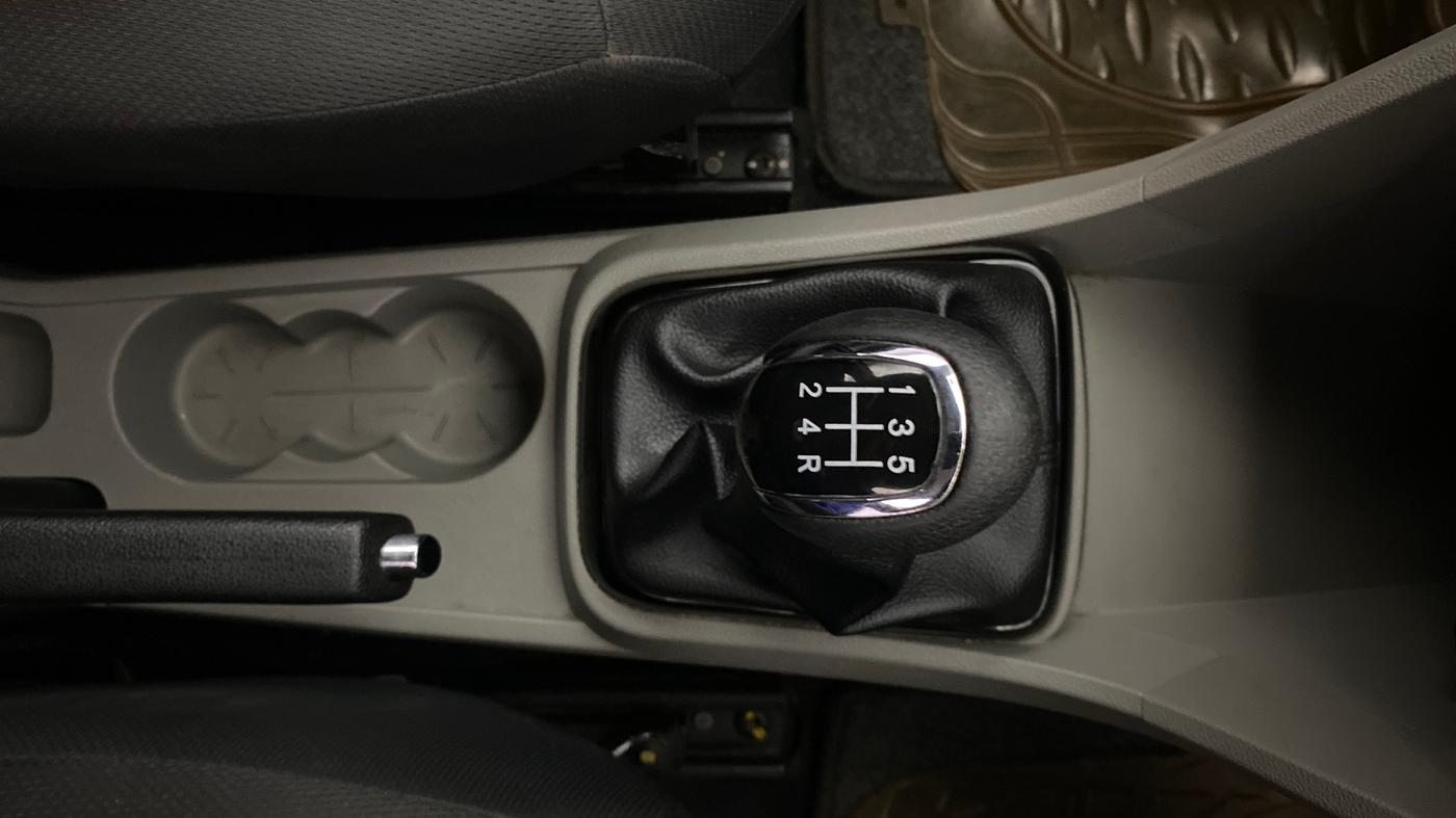 2018 Tata Tiago XZ PETROL, Petrol, Manual, 33,851 km, Gear Lever