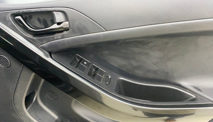 2022 Tata NEXON XZA PLUS PETROL DARK EDITION, Petrol, Automatic, 32,961 km, Driver Side Door Panels Control