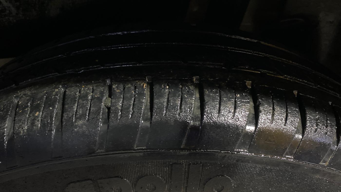 2018 Maruti Dzire VXI AMT, Petrol, Automatic, 46,599 km, Left Rear Tyre Tread